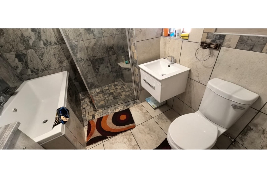 4 Bedroom Property for Sale in De Beers Northern Cape